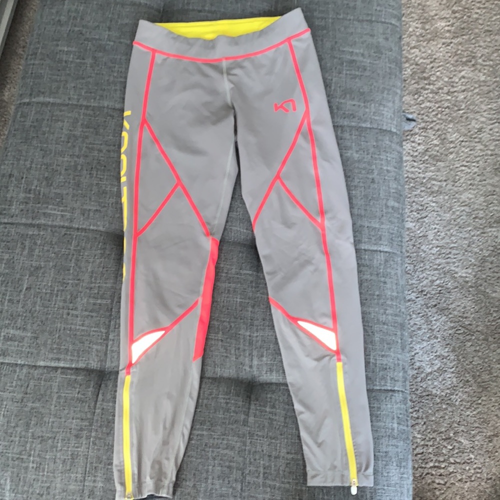 Kari Traa Louise Leggings Sz M Silver + Pink